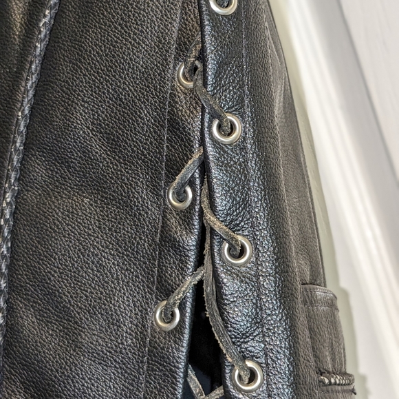 Blk Leather Biker Vest (L) - Picture 5 of 7